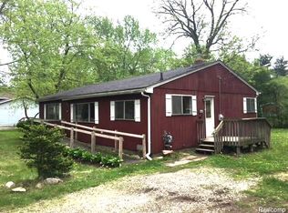 4881 Fiddle Ave, Waterford, MI 48328