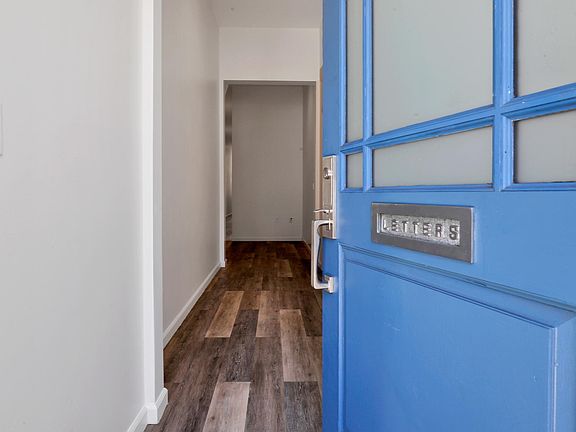 4th image of 373 Noe St