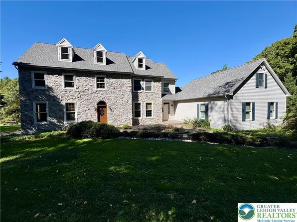 5008 Chestnut Hill Rd, Center Valley, PA 18034