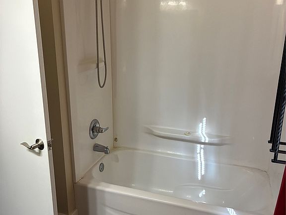 5th image of 1344 E Lincoln Ave