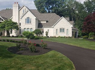 2410 Tiffany Ct, Sylvania, OH 43560
