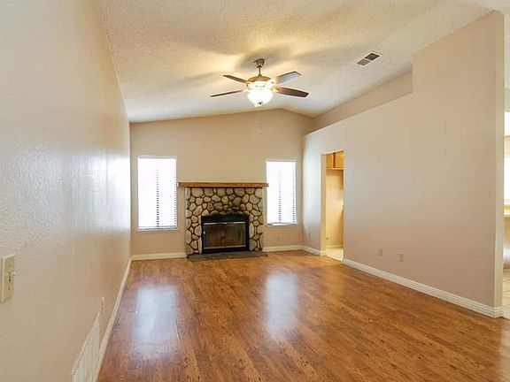 2nd image of 1101 De Lines Dr