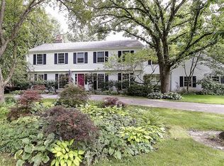 3 Middlebury Rd, Barrington, IL 60010