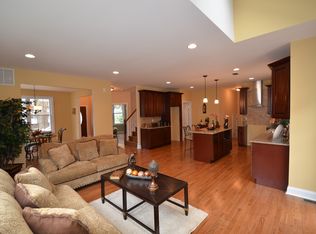 352 Roosevelt Ln, Kenilworth, NJ 07033