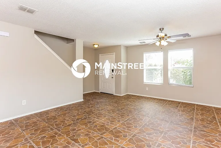 3011 Clemente Dr — Photo 2