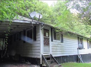 1256 Deel Fork Rd, Grundy, VA 24614