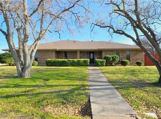 5018 Rio Vista Dr, Granbury, TX 76049