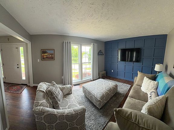 4th image of 1065 Whispering Woods Dr