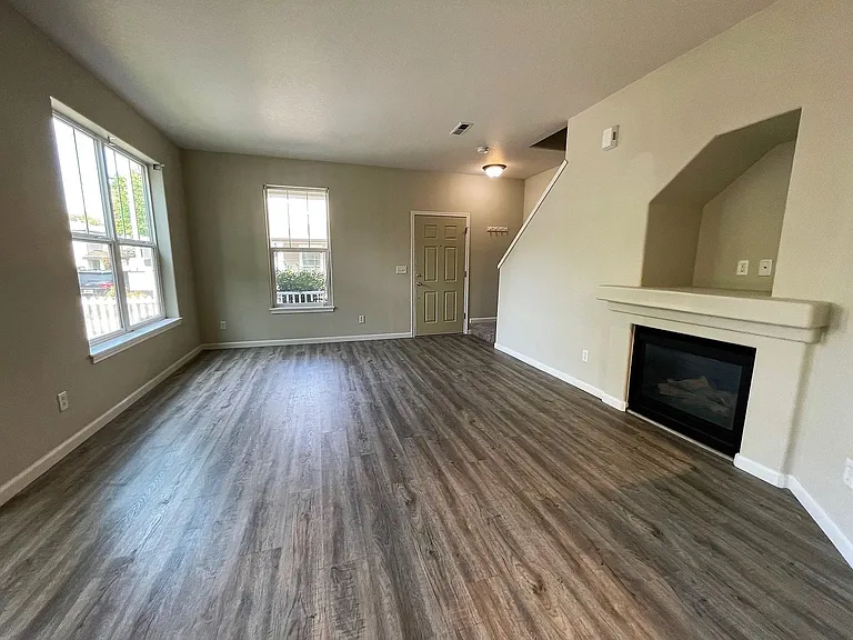 6220 SW 182nd Ter — Photo 2