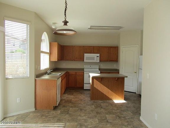 3rd image of 9005 W Watkins St