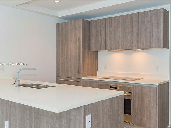 4th image of 801 S Miami Ave #1302