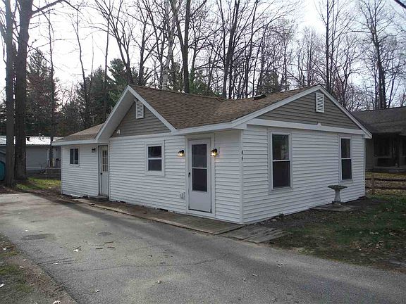 2nd image of 204 Iroquois Ave