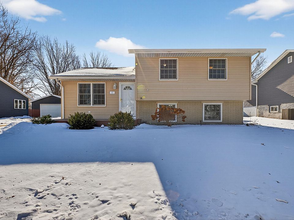 1st image of 1107 Calumett Dr