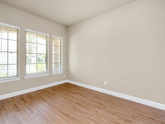 3rd image of 8722 Myrtle Bend Dr