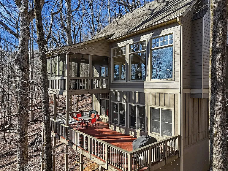 425 Sanderlin Mountain Dr — Photo 16