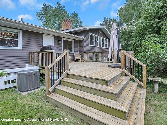 4th image of 4197 Saran Dr