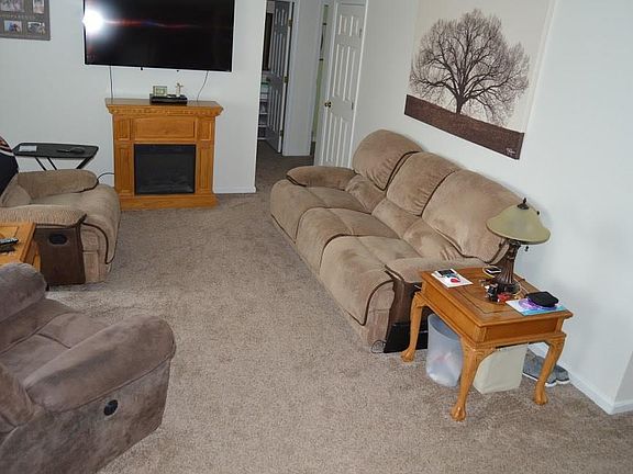 4th image of 9689 Willis Way