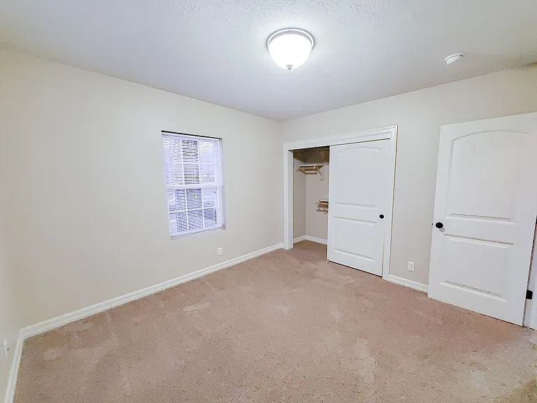 814 S 38th St — Photo 49