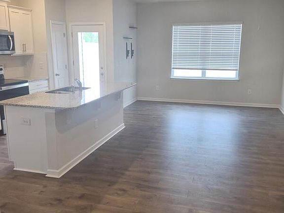 4th image of 1126 Banworth Ct #1