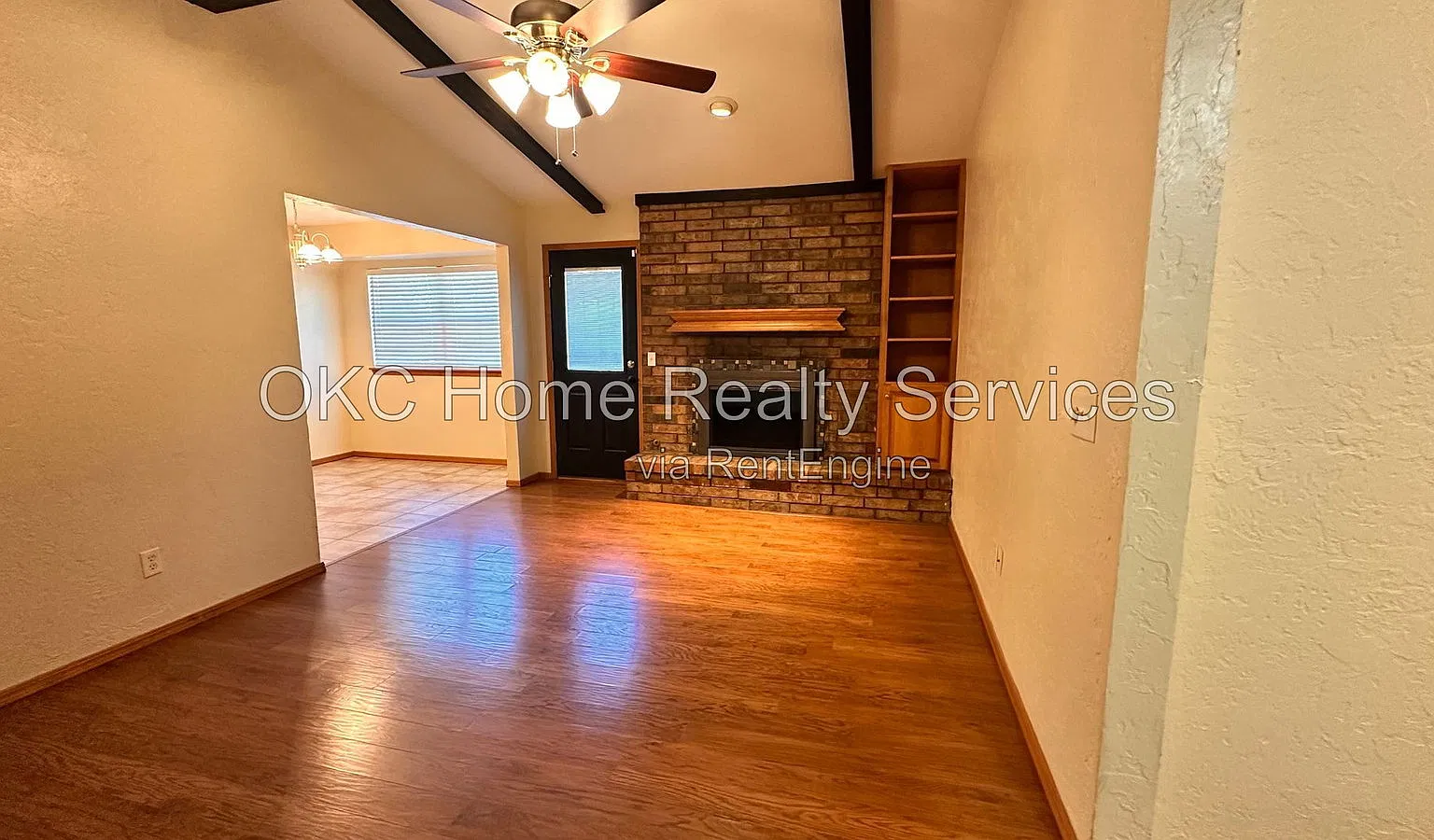 3 bed, 2.0 bath, 1166 sqft, $1,395 — Photo 2