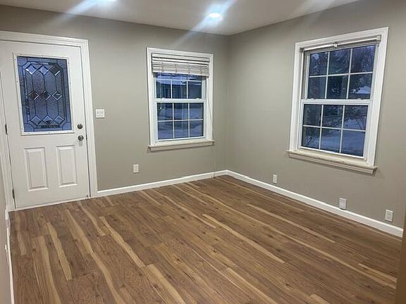 4th image of 1977 Princeton Rd