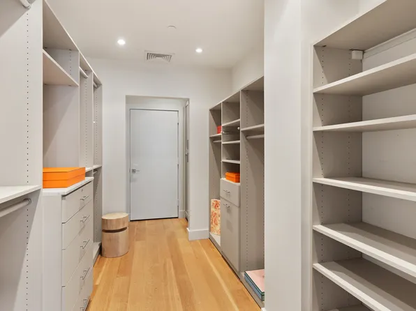 7 East 17th Street image 17 of 25