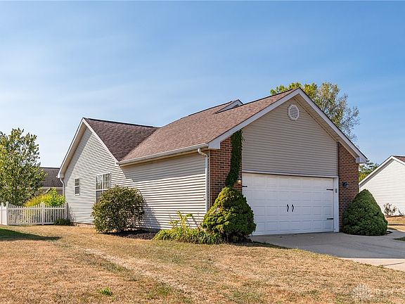 3rd image of 701 Birchton Pl