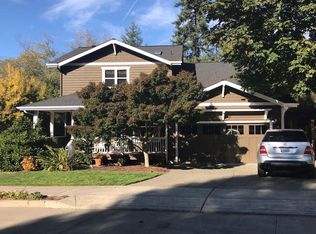 9625 NE North Town Loop, Bainbridge Island, WA 98110