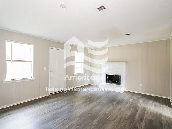 1188121_003_wm_-_living_room_13131644.jpg