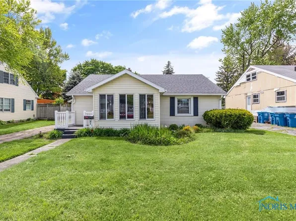 21 Pennsylvania Ave, Waterville, OH 43566