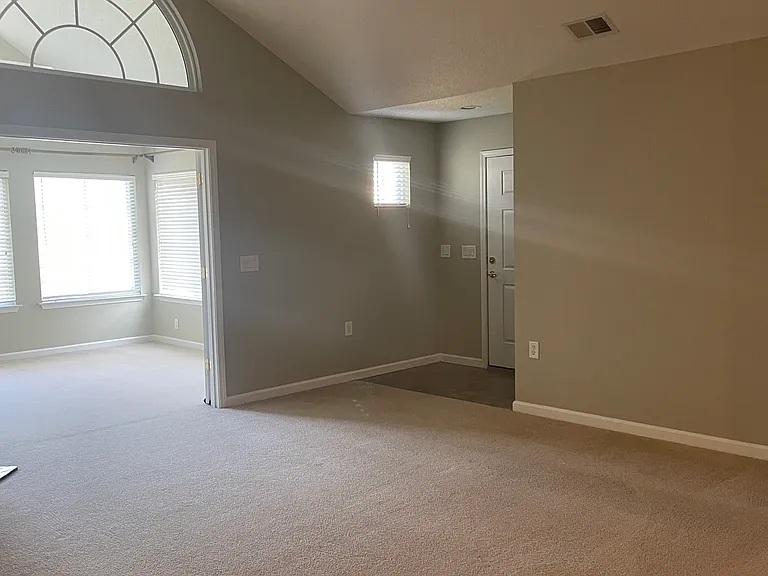 603 Village Ln #603 — Photo 4