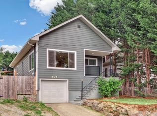 604 SW Sunset Blvd, Renton, WA 98057