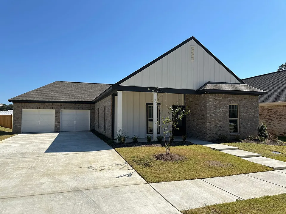 843 Long Leaf Cir