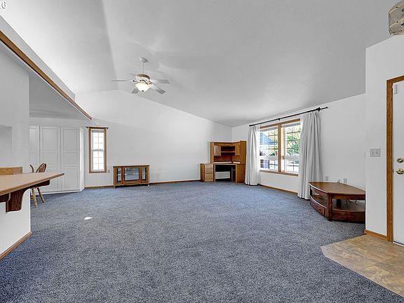 5th image of 1931 Bonnie Ln