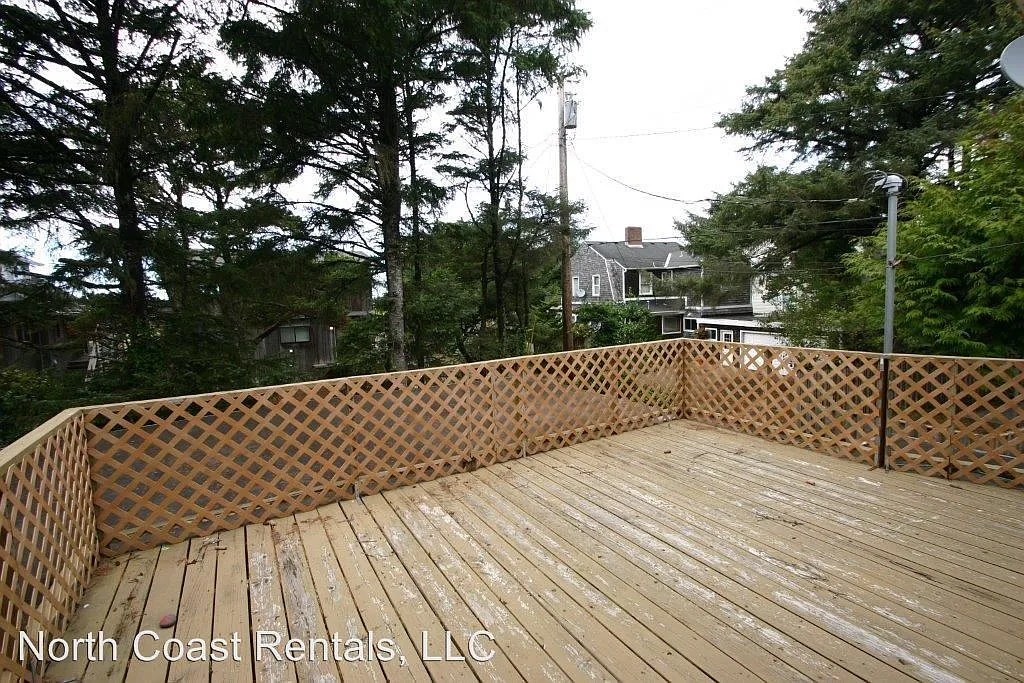 1210 Beach Dr photo 1
