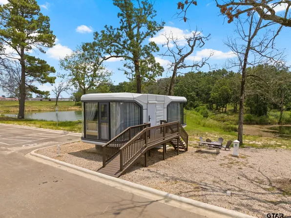 50 County Road 3227 Unit 124, Mount Pleasant, TX 75455