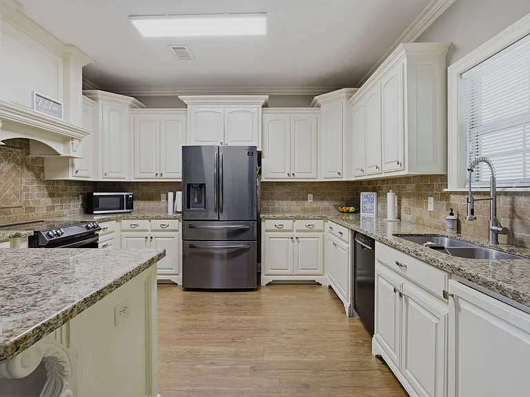 1115 Magdalena Dr — Photo 6