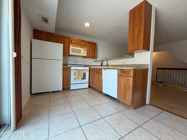 1113 Scarlet Oak Ave, Toms River, NJ 08755