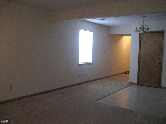 Jen Walnut - Tonys hse 036