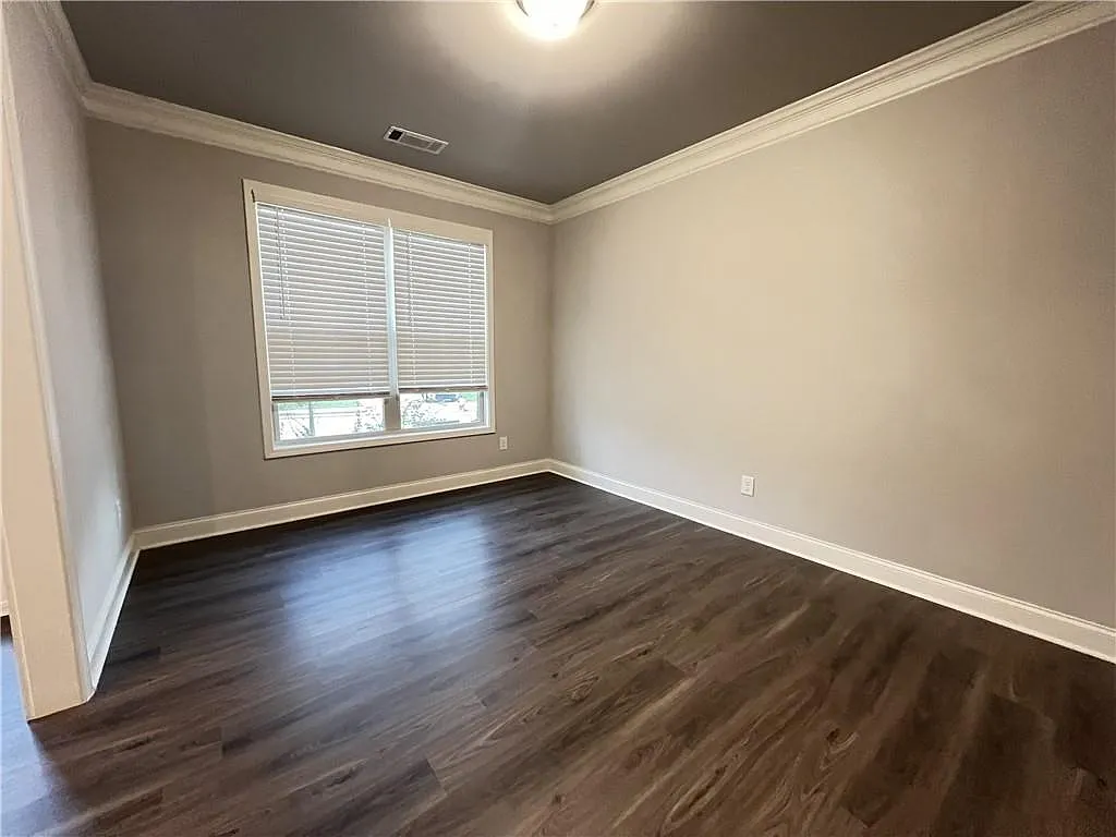 5 bed, 4.0 bath, 3316 sqft, $2,700 — Photo 4