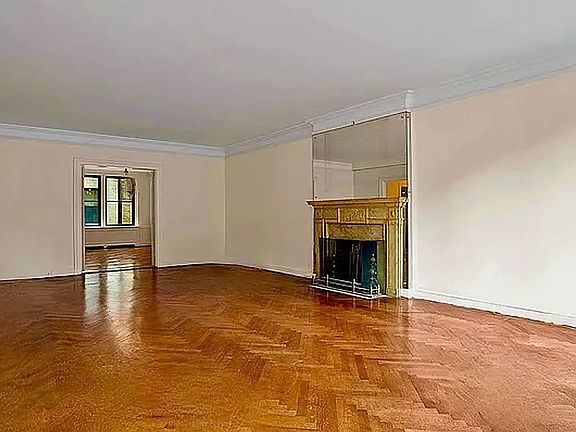 3rd image of 1040 Park Ave APT 11C