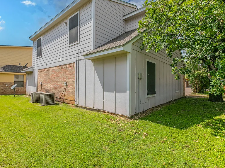 101 Meadow Park Cir — Photo 16