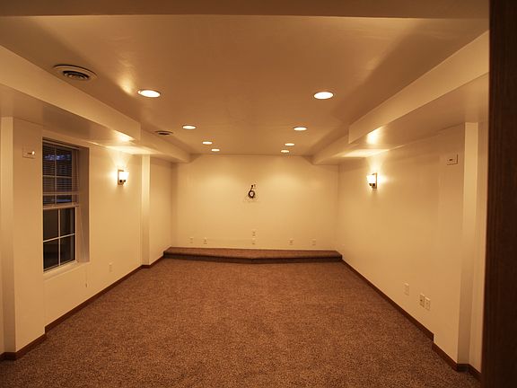 4th image of 916 Desoto Dr