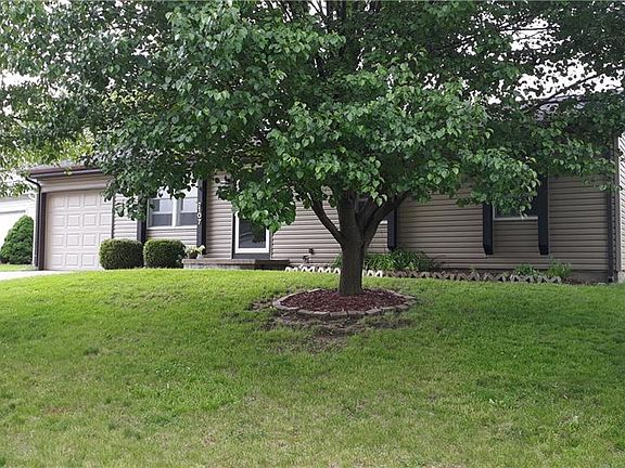 2nd image of 107 Lynnfield Cir