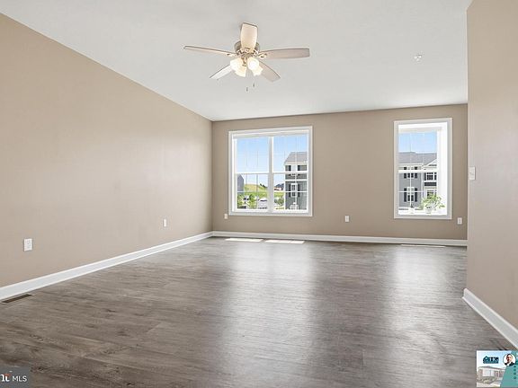 5th image of 182 Hudson Blvd