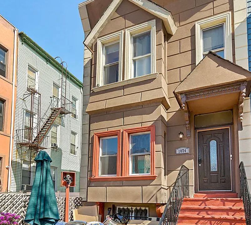 1st image of 1074 Jefferson Ave #2