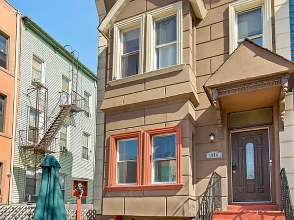 1074 Jefferson Avenue image 1 of 6