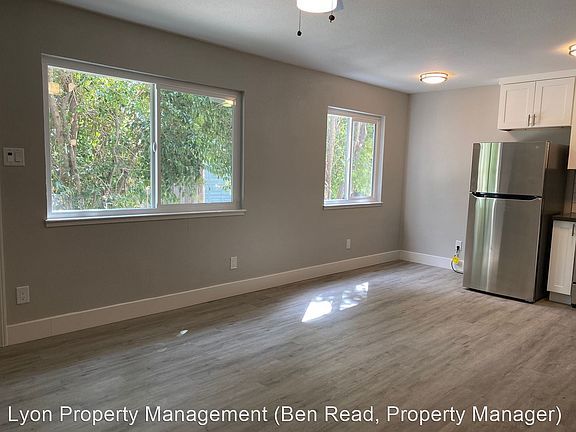 5th image of 2230 33rd St APT 2