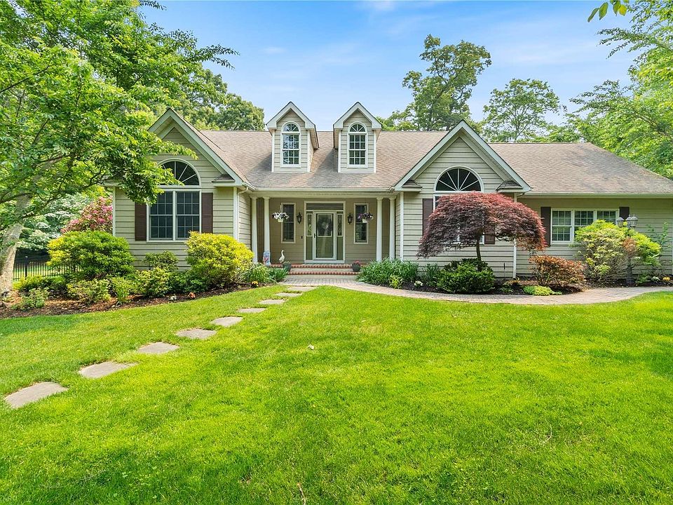 1st image of 302 Sandpiper Drive