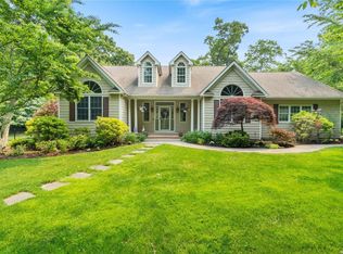 302 Sandpiper Dr, Riverhead, NY 11901
